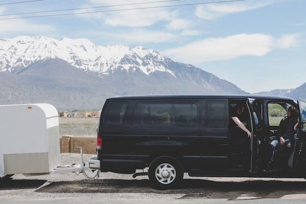 Vom Proberaum auf die Straße: Wie Bands, DJs und Crews ihren Transporter tourtauglich machen